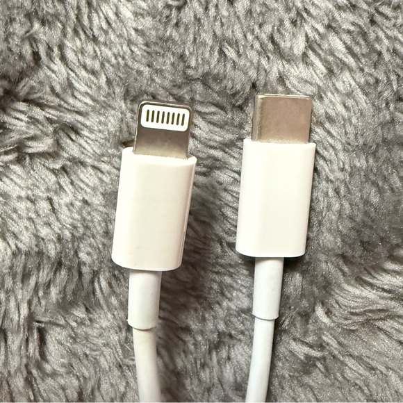 Lot of iPhone Chargers - Picture 2 of 2